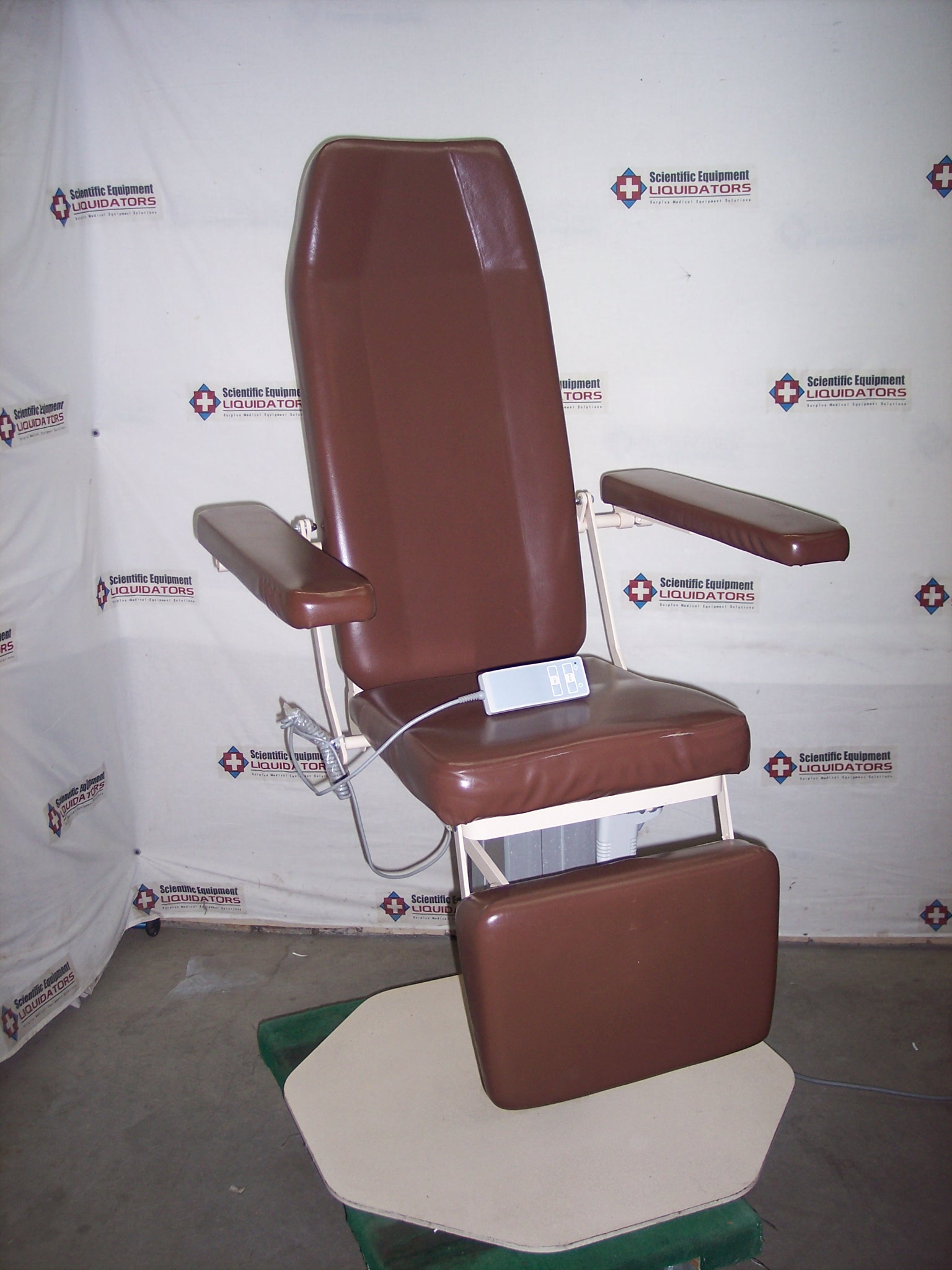 United Metal 8677 Phlebotomy Chair