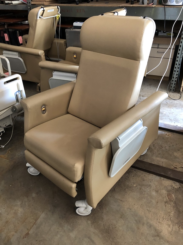 Winco Geri Chair Recliner on Wheels with Heat