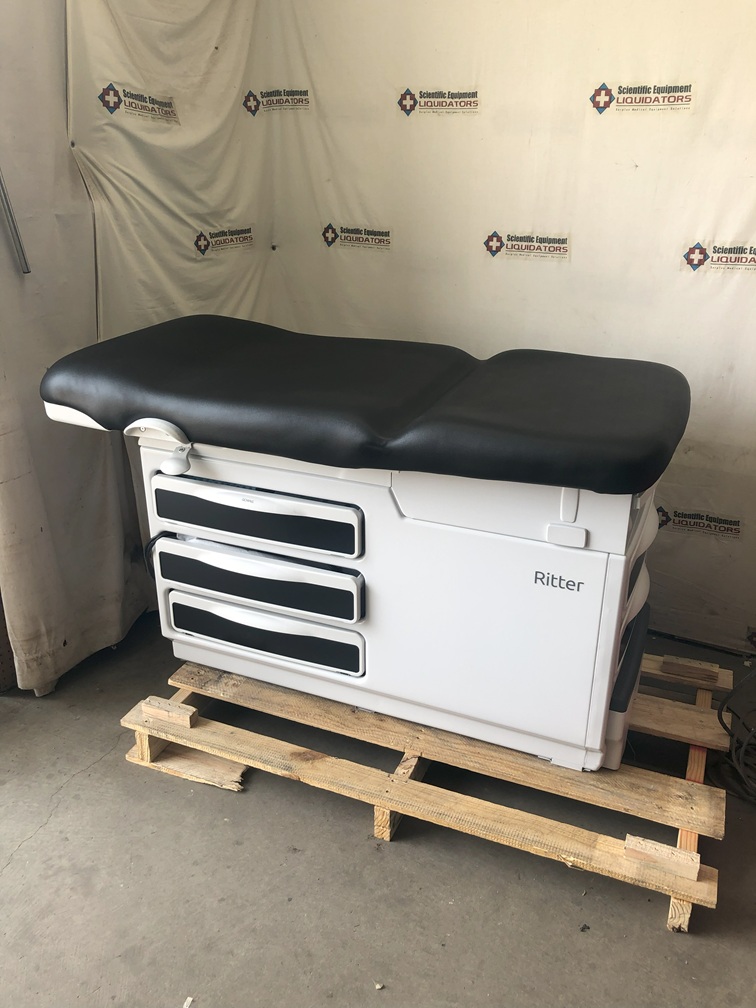 Ritter 204 Exam Table (204-012)