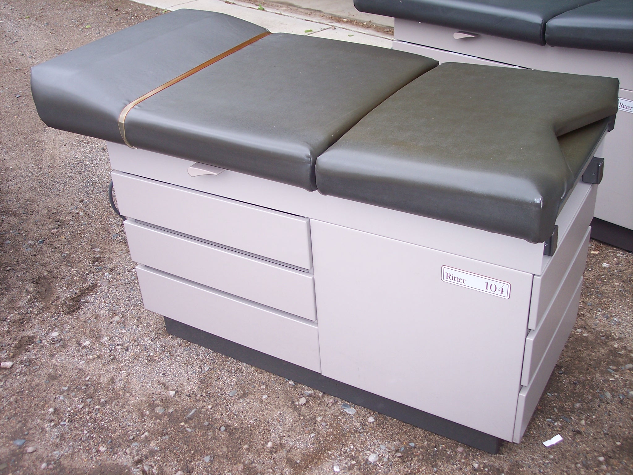 Ritter 104 Exam Table Right Side Drawers  