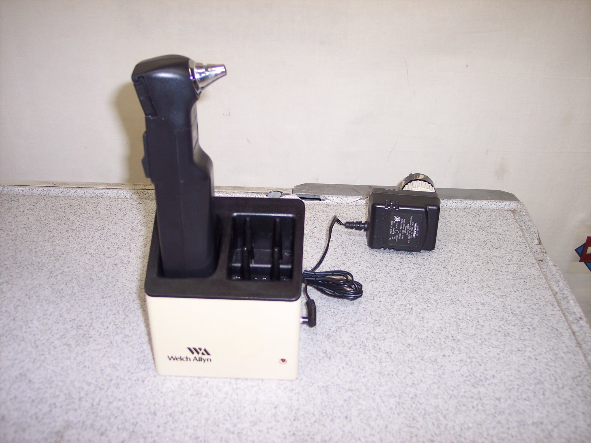 Welch Allyn 23300 AudioScope with Welch Allyn 71123 Charging Stand