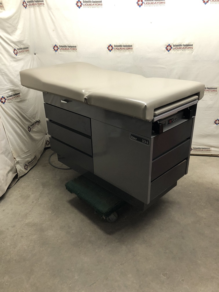 Ritter 104 Exam Table Right Side Drawers  