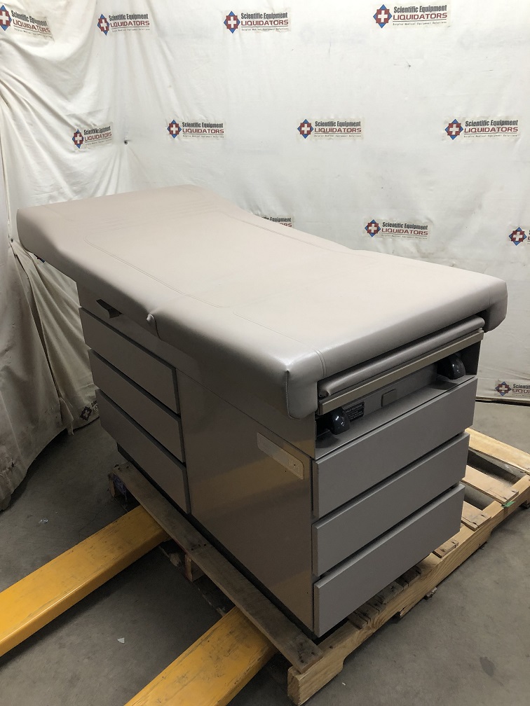 Ritter 104 Exam Table Right Side Drawers