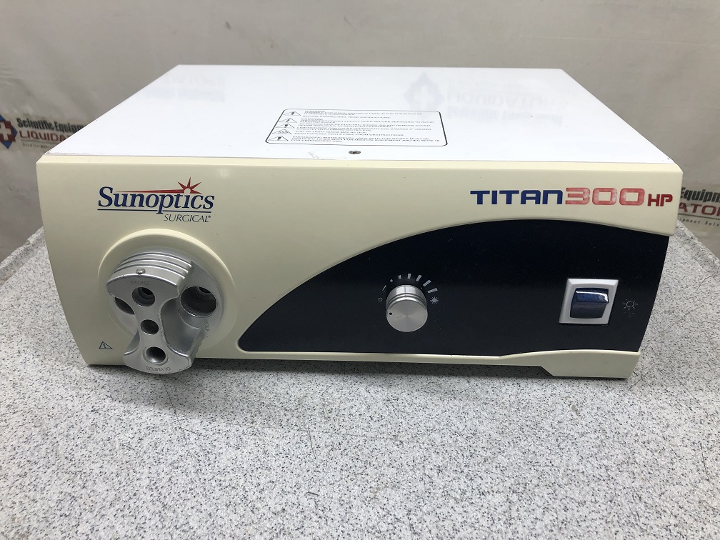 Sunoptics S300T Titan 300HP Light Source (The Face Plate Is Yellowed)